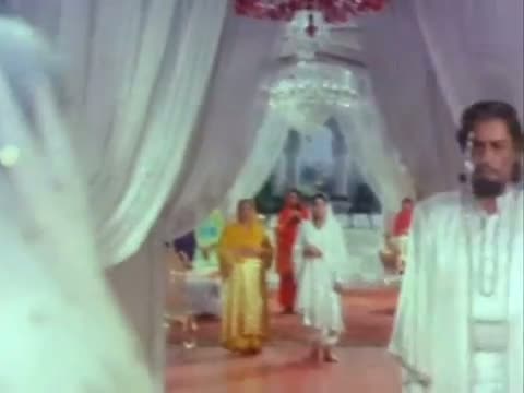 Watch Khoon Ki Pyasi Talwar - Action Scene - Rishi Kapoor, Ranjeet - Laila Majnu Video