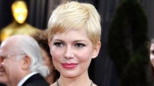 Watch MICHELLE WILLIAMS Dating Artist DUSTIN YELLIN! Video