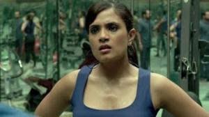 Watch Saale Uthaigire Mujhe Nakli Haar Ki Topi Pehna Rahe Ho! - Fukrey (Dialogue Promo 7) Video