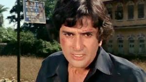 Watch Shashi Kapoor Superhit Action Scene - Mr. Romeo Video