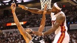 Watch NBA: LeBron's BIG block on Duncan in Game 2! Video