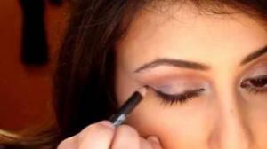 Watch Easy Office Makeup Tutorial Video