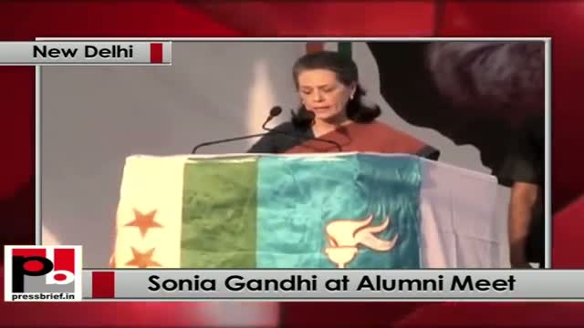 Watch Congress president Sonia Gandhi at Alumni Meet 2013 Video