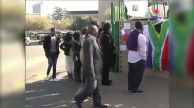 Watch Daughter: Mandela Doing 'Very Well' Video