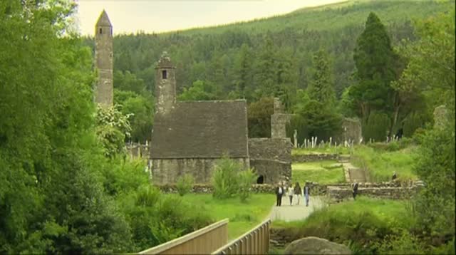Watch First Lady, Daughters Enjoy Irish Sights Video