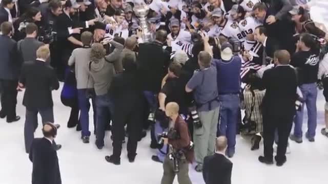 Watch Blackhawks Stage Late Rally to Win Stanley Cup Video