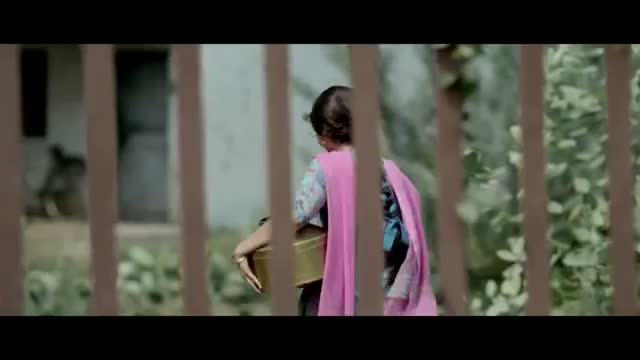 Watch Bhaag Milkha Bhaag - Mera Yaar Official New Song Video Feat Farhan Akhtar and Sonam Kapoor Video