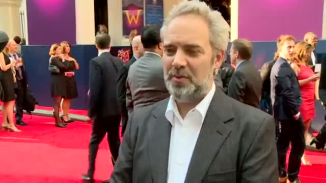 Watch Charlie and the Chocolate Factory: Sarah Jessica Parker and Sam Mendes at theatre premiere Video