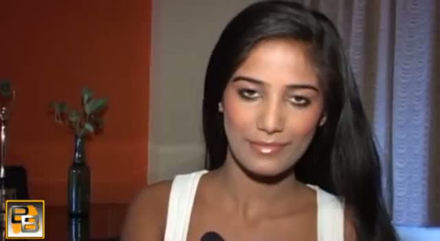 Watch Poonam Pandey in Nasha SEQUEL Video