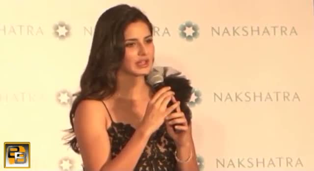 Watch Katrina Kaif SPOTTED dining with Ranbir Kapoor & Neetu Kapoor Video