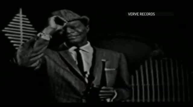 Watch Natalie Cole Duets En Espanol With Dad Video