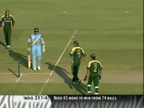 Watch Yuvraj Singh 50 Vs Pakistan 2003 WorldCup Video