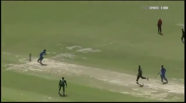 Watch Super Over: Sehwag 21 runs off Umar Gul World Cup 2011 Video