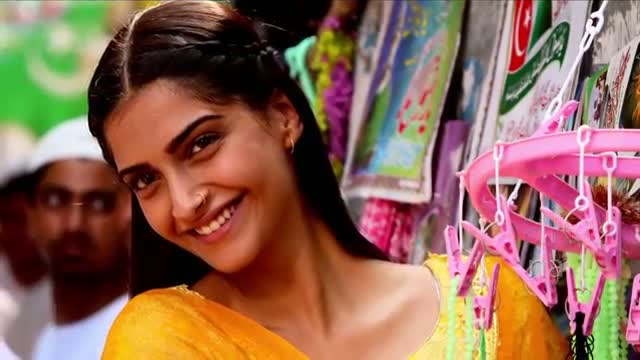 Watch Raanjhanaa - Aise Na Dekho Official New Full Song Lyric Video feat Dhanush and Sonam Kapoor. Video