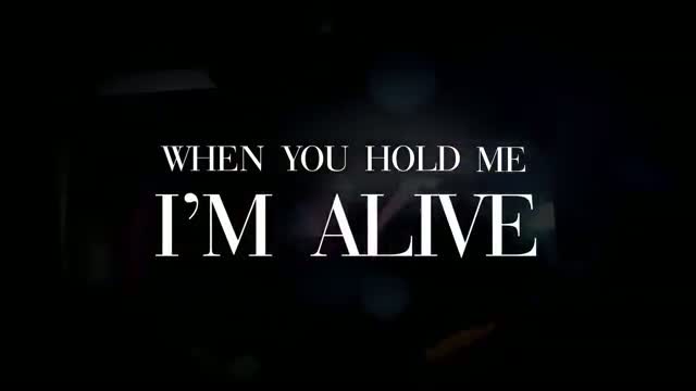 Watch Rihanna - Diamonds (Lyric Video) Video