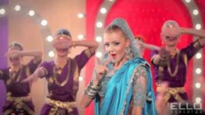 Watch 5sta Family - Tuk Tuk (Russian song with an Indian theme) in 3D Video
