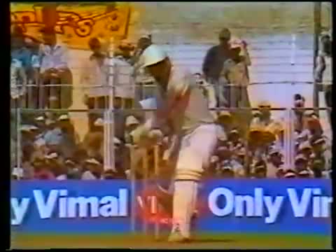 Watch Sunil Gavaskar 4,4,6,6,4,4,4,4,4,4,6,6,4,4,2, Elegance and Power Video