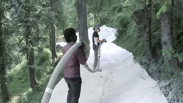 Watch Lootera: Making The Snow Video