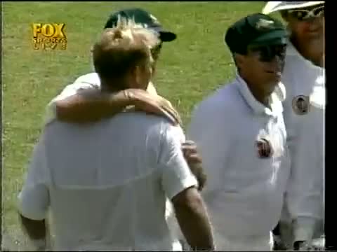Watch Sachin Tendulkar vs SHANE WARNE-first time Sachin faces Warne in test cricket in India... Video