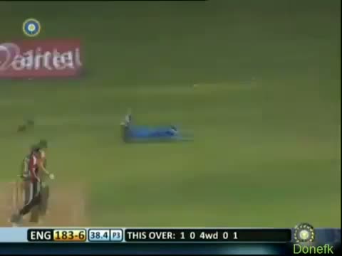 Watch Praveen Kumar 10 off 0 Ball - Two Rare Crap deliveries Video