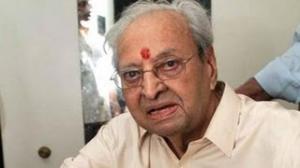 Watch Bollywood Celebs Pay tribute to LATE PRAN Sahab on Twitter Video