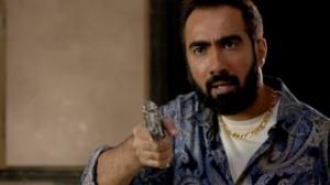 Watch Oye Mama Tere Goli Nahi Maar Re Na Isko Hi Samaj Le Gaurantee - Bajatey Raho (Dialogue Promo 5) Video