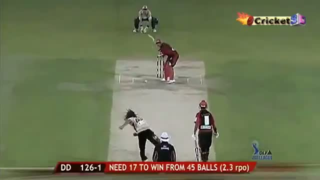 Watch Virender Sehwag Hits 4 6 4 6 4 6 to Symonds 30 runs in 1 Over Video
