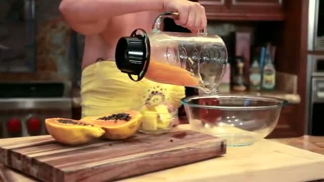 Watch How to Make an ALL NATURAL AFTER SUN TREATMENT! Video