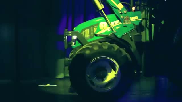 Watch New Holland Song - Die Zukunft sind Wir Video