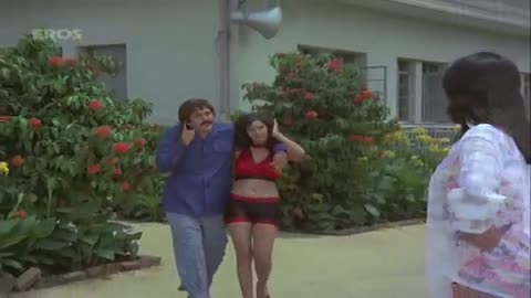 Watch $exiest cat fight in a bollywood film - Ponga Pandit Video