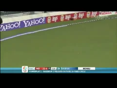 Watch SEHWAG KILLED A PAKISTANI FAN - MUST SEE Video