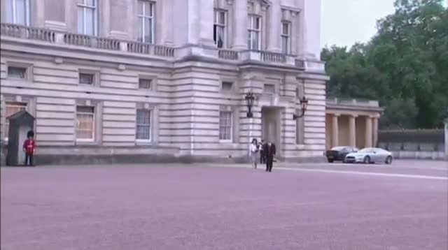 Watch It's a Boy! UK Royal Baby Announced Video