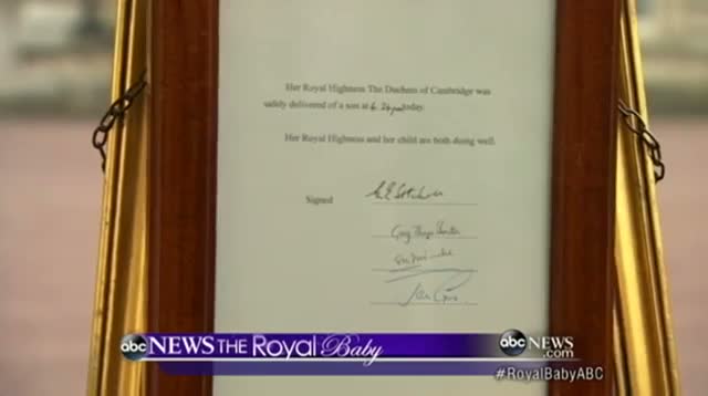 Watch Royal Baby Announcement Placed at Buckingham Palace Video