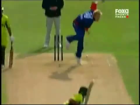 Watch Shahid Afridi longest Six 250 metars Video