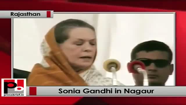 Watch Sonia Gandhi in Rajasthan launches Rs 2398 cr drinking water project at (Jayal) Nagaur Video