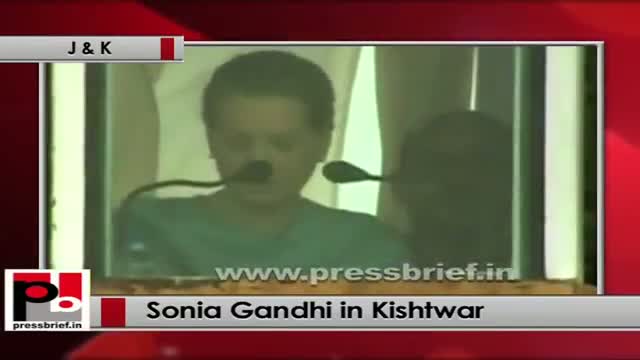 Watch Sonia Gandhi at Kishtwar (J&K) salutes the martyrs of Srinagar militant attack Video