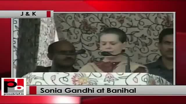 Watch Sonia Gandhi at Banihal (J&K) congratulates the team Banihal-Quazigund railway line Video