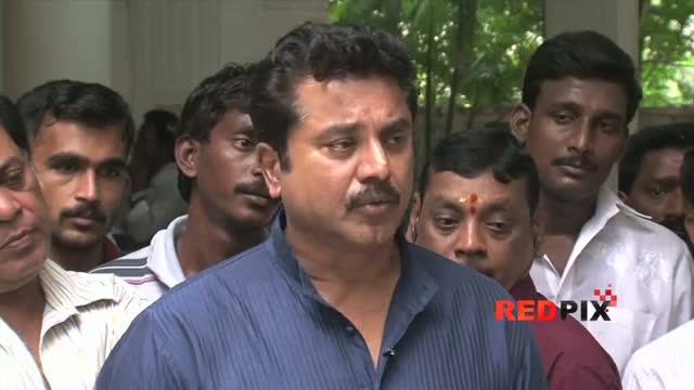 Watch Actor Sarathkumar pays Homage - Veteran actress Manjula Vijayakumar, died Video
