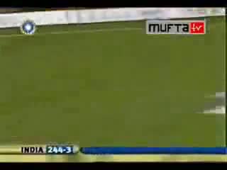 Watch Yuvraj Singh Smashes Asif 4,4,4,6 of 20 runs in an Over Video