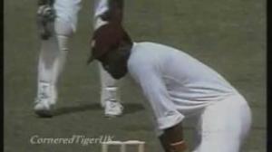 Watch Imran Khan Vs Viv Richards Video