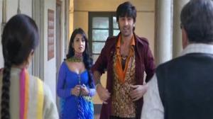 Watch Besharam Official Trailer - Ranbir Kapoor & Pallavi Sharda Video
