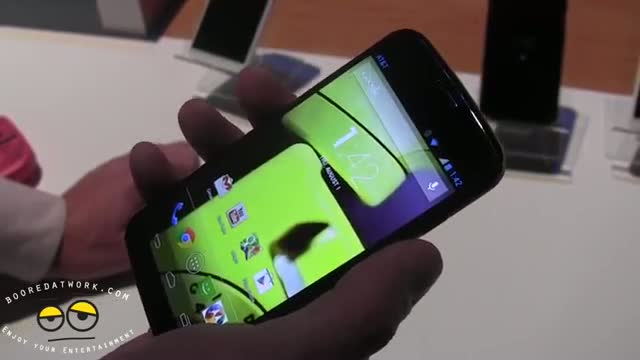 Watch Motorola Moto X Hands on Video