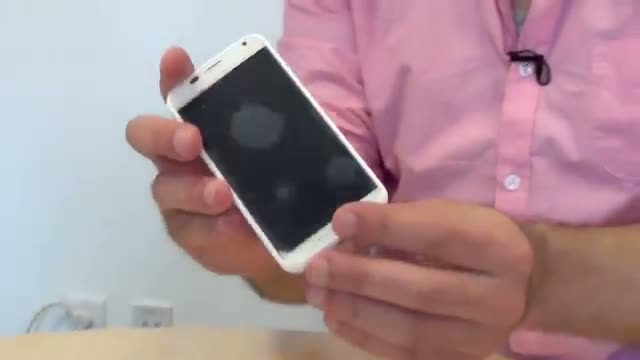 Watch Motorola's Moto X Unboxing Video