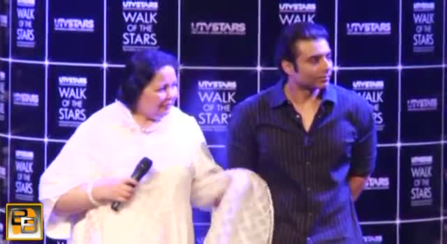 Watch Rani Mukherjee & Aditya Chopra get COZY in Alps Video
