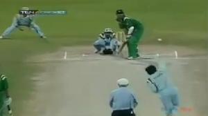 Watch Magic of India Pakistan Cricket - Rajesh Chauhan v Shahid Afridi Video