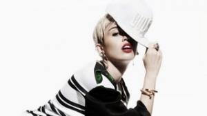 Watch Miley Cyrus Exposes Major Skin Video