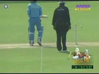 Watch Sehwag laziest Runner B/W Wickets Video