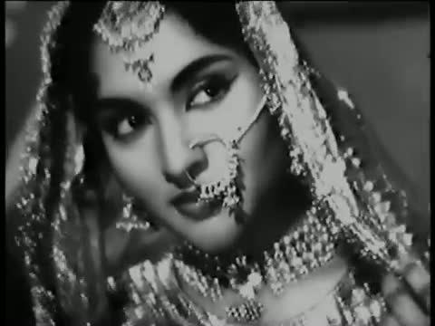 Watch Khanke Kangna Bindiya Hanse - Classic Hindi Romantic Song - Vyjayanthimala, Manoj Kumar - Dr. VIdya (1962) Video