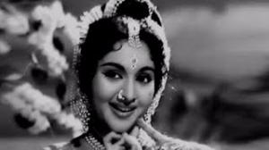 Watch Pawan Diwani Na Maane - Indian Classical Dance Special - Vyjayanthimala, Manoj Kumar - Dr. Vidya (1962) Video
