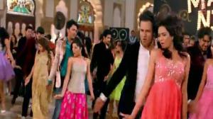 Watch Grand Masti Title Song - Riteish Deshmukh, Vivek Oberoi & Aftab Shivdasani Video